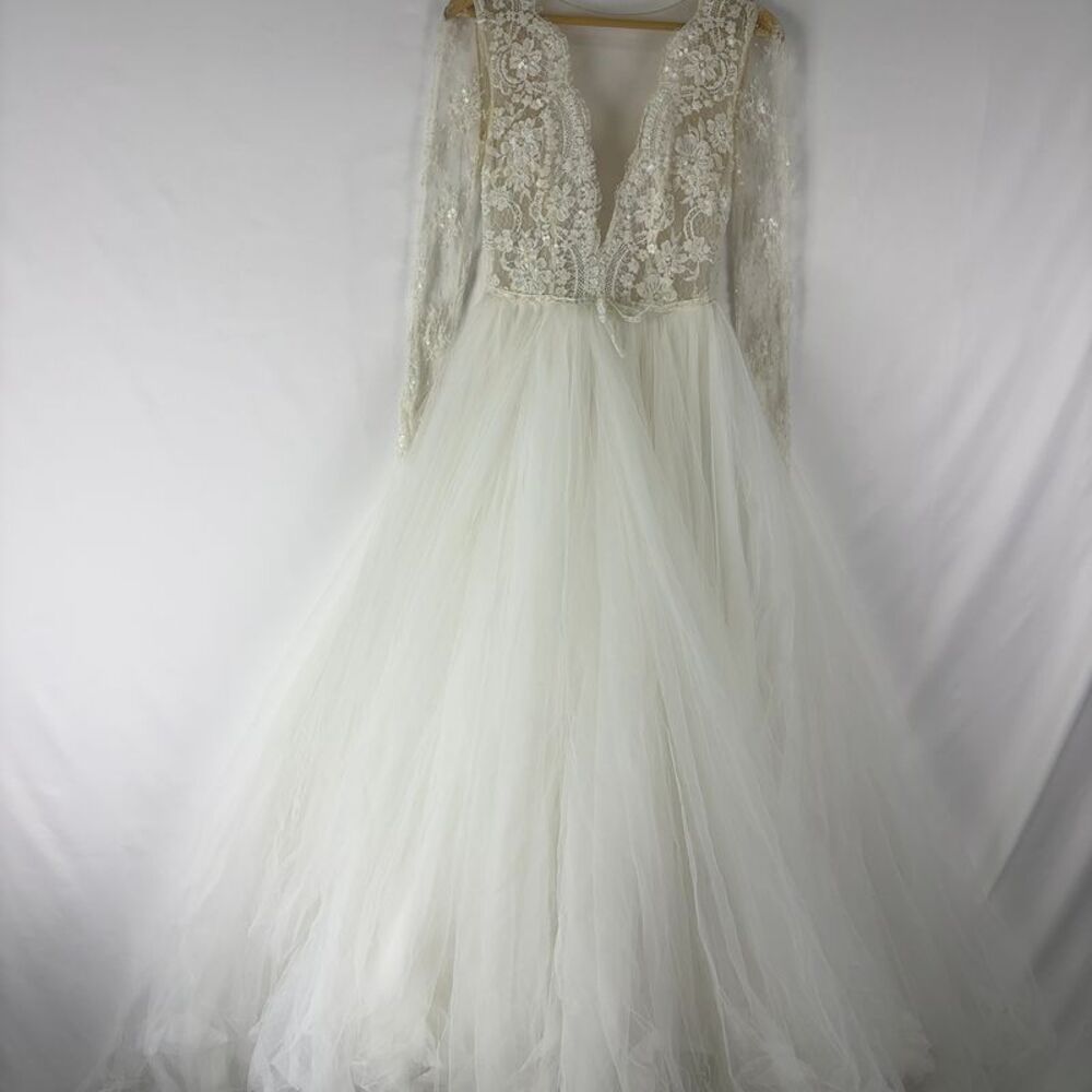 Rosa Clara Elegant Lace White Dress